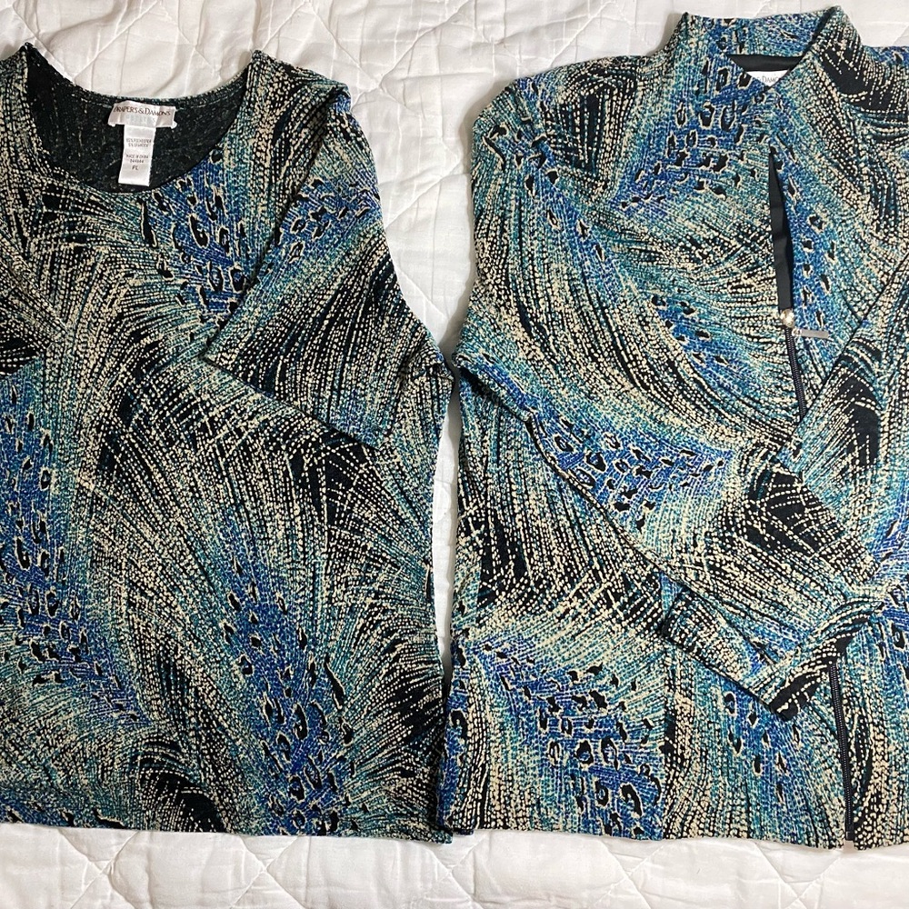 Peacock Textured Knit Long Sleeve Jacket With Under Shirt Set 
Size PLarge